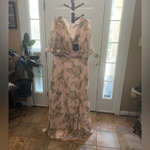 NWT MAC DUGGAL FLORAL GOWN SIZE 16